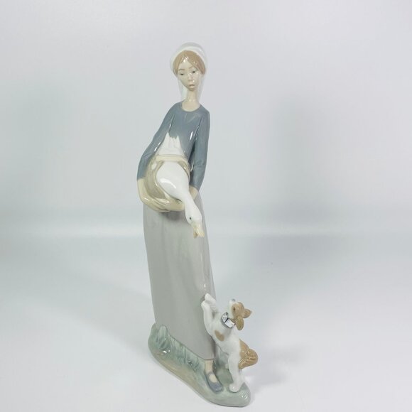 Retired Lladro Girl With Goose And Dog Figurine 4866 10.5” Tall Mint with Box - Picture 3 of 9